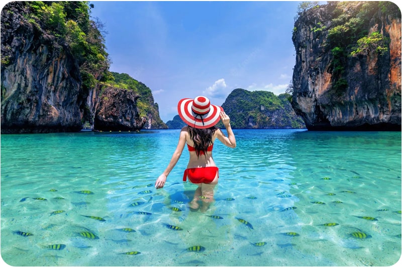 Explore the breathtaking landscapes of Krabi, a must-visit place in Thailand for adventure and relaxation.